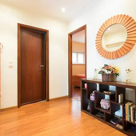 Cosy With Terrace 아파트