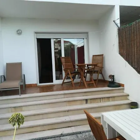 Cosy With Terrace Apartment *